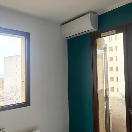 Avec Place De Parking Gratuite A L'entree De La Bastia (Corsica)