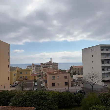 Avec Place De Parking Gratuite A L'entree De La Bastia (Corsica)