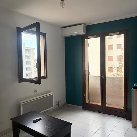 Avec Place De Parking Gratuite A L'entree De La Bastia (Corsica)