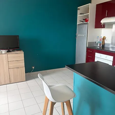 Avec Place De Parking Gratuite A L'entree De La